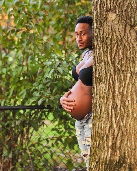 Funny Maternity Photos, Pregnant Man, Maternity Photography Poses Outdoors, Pregnancy Photos Couples, Maternity Photography Outdoors, Couple Pregnancy Photoshoot, Photoshoot Style, Maternity Photography Couples, Maternity Photoshoot Poses