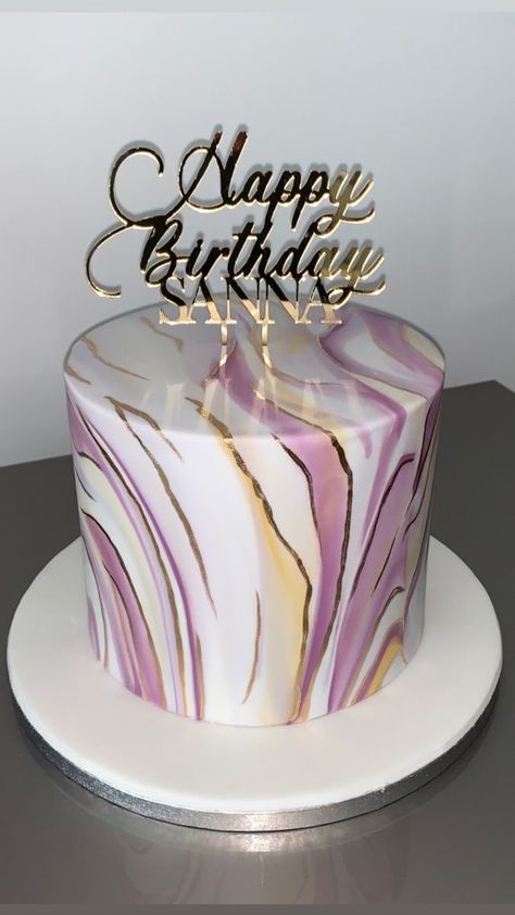 28th Birthday Cake, Golden Birthday Cakes, Graduation Cake Ideas, Baby Reveal Cakes, Modern Birthday Cakes, Fondant Cake Designs, Elegant Birthday Cakes, Gender Reveal Cake, Marble Cake