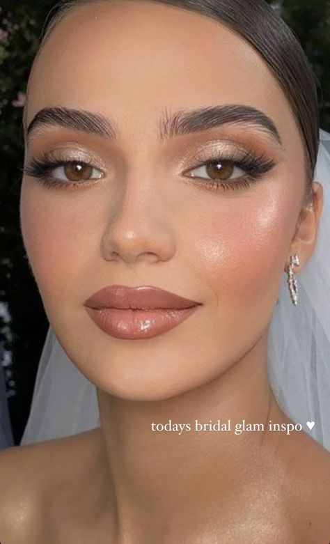 Brown Eyed Makeup Wedding, Bridal Makeup For Almond Eyes, Bridal Makeup Winter Wedding, Wedding Makeup For Auburn Hair, Makeup For White Outfit Indian, Makeup Looks For Dark Eyes, Classic Bridal Makeup Brown Eyes, Bride Makeup Beach Wedding, Eye Makeup For Cream Dress