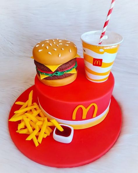 Mc Donald Cake, Mcdonalds Cake, Cheeseburger Cake, Mc Donald, S Cake, Ketchup, Cheeseburger, Diaper Cake, Cake Ideas