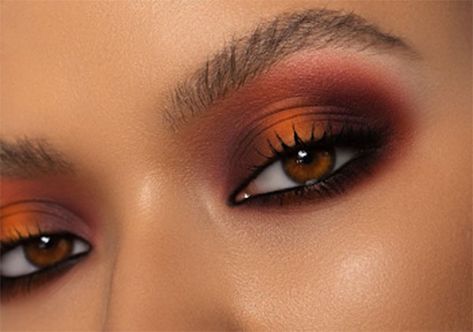 Coral Red Makeup, Bold Fall Makeup, Reddish Eyeshadow Looks, Wild West Eyeshadow Looks, Fall Eyeshadow Looks 2023, Burnt Orange Makeup Looks, Natasha Denona Sunrise Palette Looks, Orange Makeup Looks Halloween, Autumn Makeup Looks Fall Step By Step