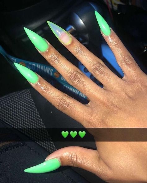 Green Apple Nails, Apple Nails, Baddie Outfits For School, Nails Stiletto, Hot Nails, Girls Nails, Birthday Nails, Nails Toes, Pretty Acrylic Nails