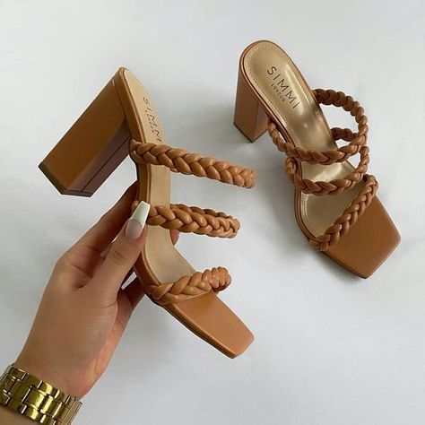 Elegant Shoes Heels, Block Heel Mules, Trendy Heels, Mha Oc, Fashion Shoes Heels, Cute Shoes Heels, Shoes Heels Classy, Fashion Shoes Sandals, Heels Classy