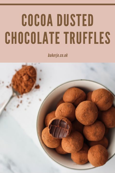 Truffle Recipe Easy, Chocolate Truffles Recipe, Holiday Candies, Dessert Truffles, Truffles Recipe, Biscuit Recipes, Homemade Candy, Bake Recipes, Autumn Recipes