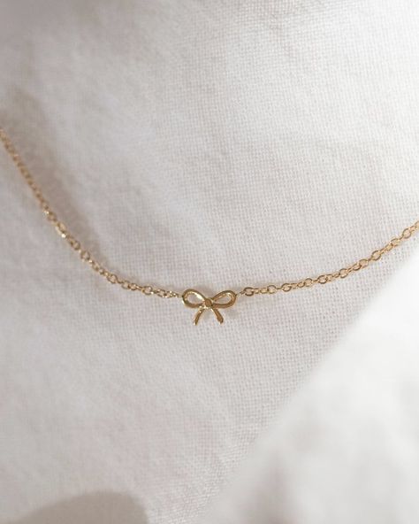 Small Dainty Jewelry, Asethic Jewelry, Gold Bow Necklace, Cute Gold Necklace, Cute Necklaces, Aesthetic Necklace, Schmuck Gold, Dainty Gold Jewelry, Preppy Jewelry