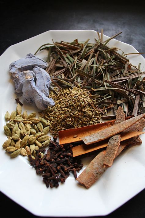 Homemade Masala, Authentic Chai, Masala Ingredients, Tea Masala, Chai Masala, Indian Chai, Masala Powder Recipe, Chai Tea Recipe, Masala Tea