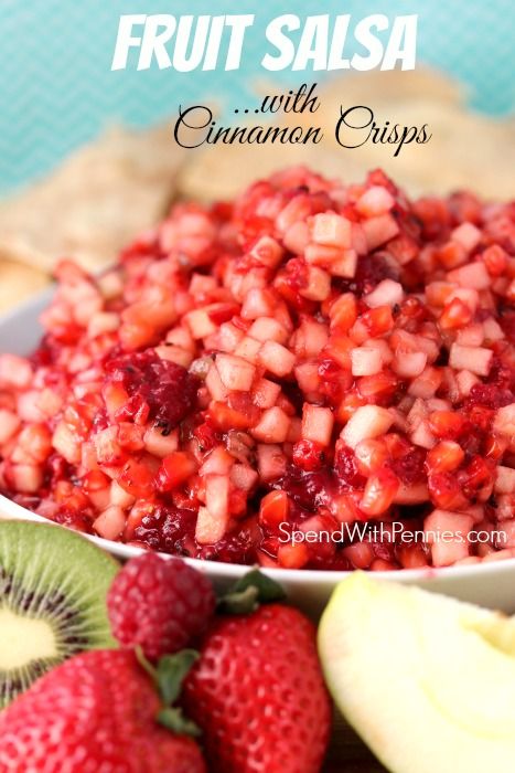 fruit salsa with cinnamon crisps White Meals, Cinnamon Crackers, Cinnamon Crisps, Fruit Salsa Recipe, Strawberry Bites, Salsa Guacamole, Food Salad, Christmas Recipes Appetizers, Spend With Pennies