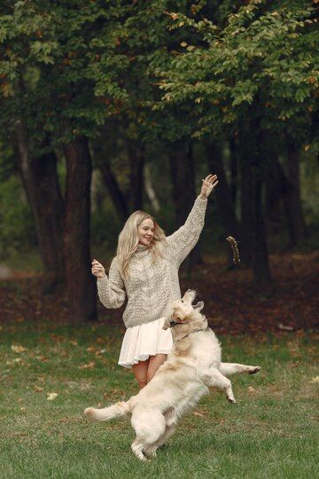 Lifestyle Photography With Dogs, Model And Dog Photoshoot, Senior Picture Ideas With Chickens, Dog And Woman Photography, Woman With Dog Photography, Picture With Dog Ideas, Photoshooting Dog Girl, Poses With Dogs Ideas, Woman And Dog Photoshoot