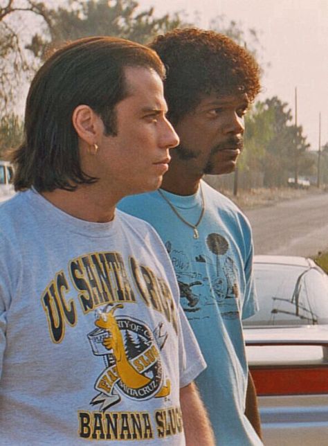 John Travolta & Samuel L. Jackson in Pulp Fiction Vincent Vega, Quentin Tarantino Movies, Tarantino Films, John Malkovich, Movies Quotes, Septième Art, Image Film, Movie Shots, Uma Thurman