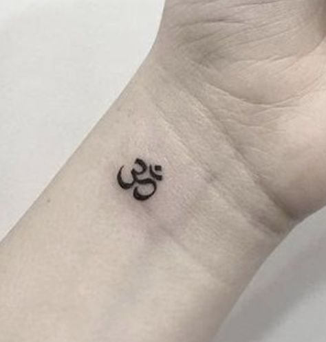 Om Wrist Tattoo, Girl Shoulder Tattoos, Om Tattoo Design, Peace Tattoos, Cross Tattoos For Women, Neck Tattoos Women, Om Tattoo, Back Of Neck Tattoo, Wrist Tattoos For Guys