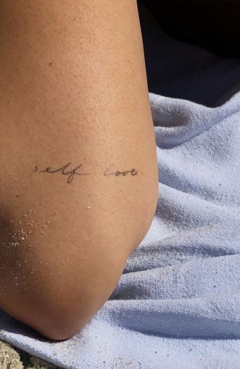 Follow The Sun Tattoo, Belle Ame Tattoo, 1 Word Tattoos, Astro Tattoo, Tattoo Frau, Meaningful Word Tattoos, Writing Tattoos, Cute Small Tattoos, Sun Tattoo