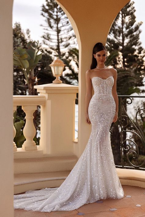 Rachel by Perfioni https://www.marelliexclusive.boutique/products/rachel-by-perfioni Strapless Mermaid Wedding Dress, Strapless Wedding Dress Mermaid, Champagne Evening Dress, Green Evening Dress, City Bride, Sequin Evening Gowns, Sparkle Wedding Dress, White Mermaid, Sparkly Wedding