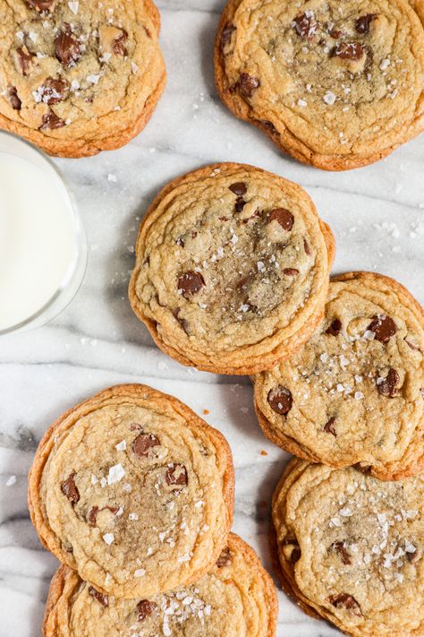 Small Batch Crispy Chocolate Chip Cookies Small Batch Chocolate Chip Cookie Recipe, Choc Chip Cookie Recipe, Big Chocolate Chip Cookies, Small Batch Chocolate Chip Cookies, Small Batch Cookie Recipe, Oat Chocolate Chip Cookies, Crunchy Chocolate Chip Cookies, Small Batch Cookies, Crispy Chocolate Chip Cookies