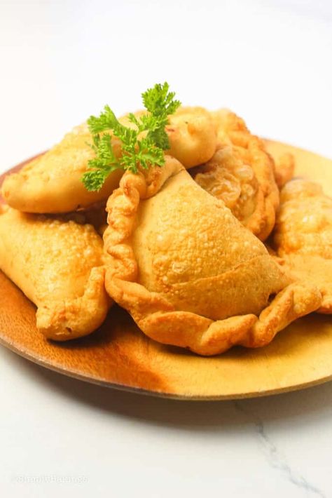 Filipino Empanada Filipino Empanada, Empanada Dough Recipe, Hearty Appetizer, Chicken Empanada Recipe, Filipino Appetizers, Empanadas Recipe Dough, Vegetarian Empanadas, Fried Pastry, Empanada Dough