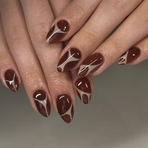 Brown abstract🤎 Inspo: @v.nailedit_ #luminary #luminarynailsystems #buildergel #brownnails #abstractnails #naturalnails Cool Autumn Nails, Cute Simple Brown Nails, Abstract Autumn Nails, Brown Purple Nails, Brown Airbrush Nails, Brown Nail Inspiration, Fall Nail Inspired, Nail Inspiration Brown, Brown Nails Inspiration