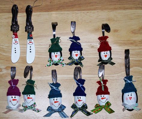 Art Keeps Me Sane: My Crafts Spoon Art Diy Projects, Stocking Stuffers Diy, Spoon Painting, Easy Christmas Craft Ideas, Snowman Paintings, Flaky Friends, Diy Christmas Crafts To Sell, Christmas Bazaar Crafts, Spoon Ornaments