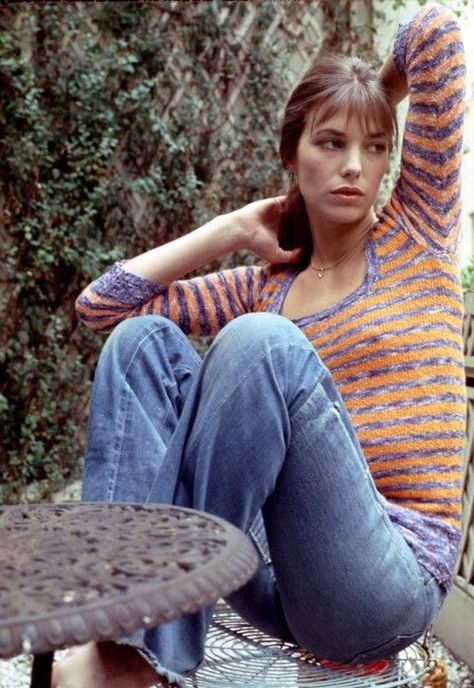 97d0145823aeb8ed80617be62e08bdccdesc46492435ri Jane Birkin Jeans, Jane Birkin Outfits, Birkin Style, Jane Birkin Style, Summer Attire, Womenswear Fashion, Jane Birkin, 1960s Fashion, Sporty Chic