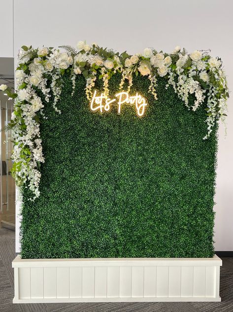 Boxwood Backdrop, Greenery Wall Decor, Wedding Photo Walls, Prom Backdrops, Greenery Wall, Bridal Shower Backdrop, Graduation Backdrop, Garland Backdrops, Emerald Green Weddings