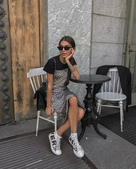 90s Grunge Style, Dress Leopard Print, Grunge Shirt, 90s Fashion Grunge, Dress Leopard, Grunge Look, Street Style Summer, 90s Grunge, Trend Fashion