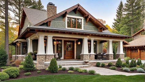 Classic Craftsman Style Homes Arts And Craftsman Homes, Farmhouse Craftsman House Plans, Craftsman Siding Exterior, Craftmans Style House Exterior Paint, Craftsman Style Homes Plans, Craftsmen Exteriors, Craftmans Style House, Mountain House Exteriors, Foursquare Exterior