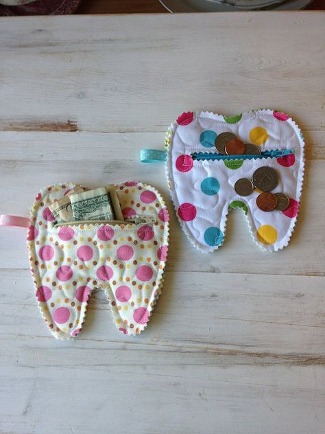 Knit Gifts For Children, Tooth Bag Diy, Tooth Fairy Pouch Diy, Tooth Pocket Ideas, Sewing Tooth Fairy Pillow, Sew Tooth Fairy Pouch, Tooth Fairy Sewing Ideas, Sew And Sell Projects Make Money, Tooth Fairy Bags Diy