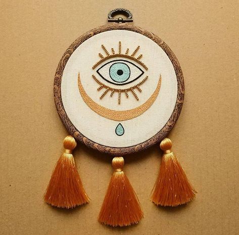 Evil Eye Embroidery, Eye Embroidery, Diy Tricot, Evil Eye Art, Hand Embroidery Art, Embroidery Fashion, Eye Art, Hand Embroidery Patterns, Embroidery Inspiration