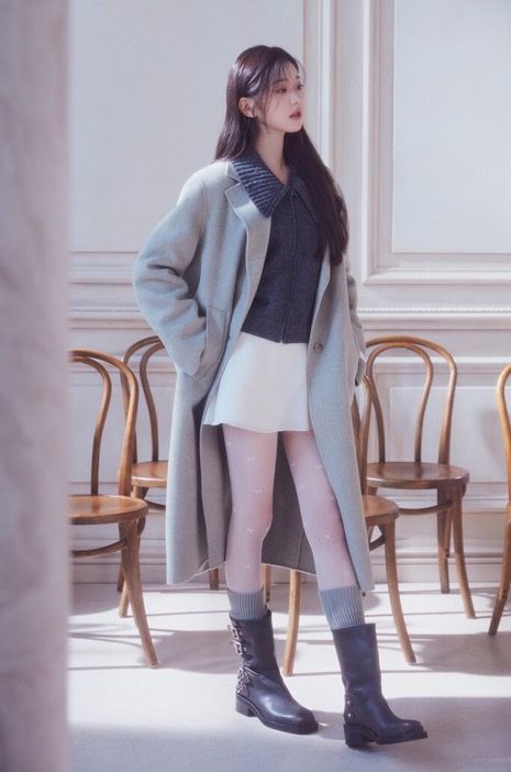 Office Outfits, Wonyoung Style Outfit, Wonyoung Style, Wonyoung Liz, Debut Photoshoot, 여자 패션, Kpop Girl Groups, Types Of Fashion Styles, Winter Collection