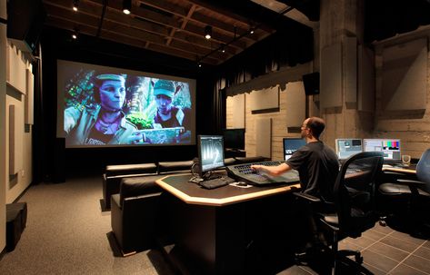 Video Editing Studio Room, Home Film Studio, Video Editing Room, Video Editing Setup, Video Editing Office, Edit Suite, Video Editing Studio, Video Editing Suite, Production Office