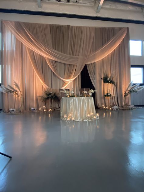 Venue Wall Draping, Draped Room Wedding, Drape Backdrop Ideas, Wedding Royal Theme, Wedding Ceremony Drapery, Wedding Arch Drapery Ideas, Draped Fabric Backdrop, Wedding Wall Draping, Picture Wall Wedding Backdrop Ideas