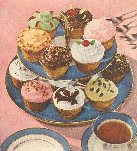 Betty Crocker Cake Mix, Vintage Cupcakes, Betty Crocker Cake, Retro Desserts, Vintage Cupcake, Vintage Baking, Vintage Dessert, Food Ads, Retro Recipes