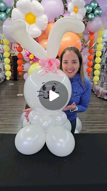 Easter Balloon Decorations, Balloon Sculptures Diy, Easter Balloons, Rabbit Balloon, Balloon Craft, Balloon Bouquet Delivery, Balloon Bouquet Diy, Twisting Balloons, Happy Birthday Decor