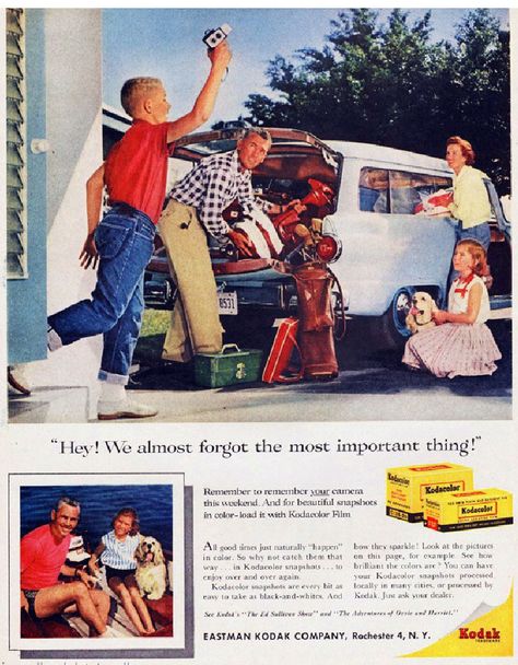 kodak cameras Camera Ads, Nuclear Family, Kodak Camera, Kodak Moment, Kodak Film, Old Cameras, Old Photography, Retro Advertising, Bd Comics