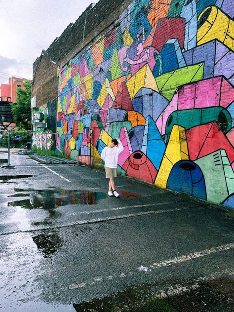 Graffiti phototshoot, wall mural, street mural, Richmond Virginia, graffiti photoshoot ideas, Graffiti Wall Photoshoot, Graffiti Photoshoot Ideas, Mural Poses, Mural Photoshoot, Graffiti Photoshoot, Fall Pics, Street Mural, Brand Shoot, Pics Inspo