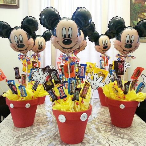 Mickey Centerpiece, Mickey Mouse Centerpieces, Miki Mouse, Mickey Mouse Centerpiece, Mickey Mouse Birthday Decorations, Mickey First Birthday, Mickey 1st Birthdays, Mickey Mouse Themed Birthday Party, Fiesta Mickey Mouse