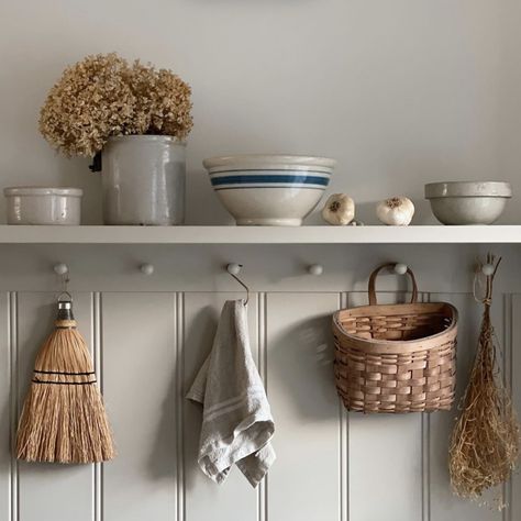 Peg Rail Styling, Vintage Kitchen Shelf Decor, Kitchen Shelf With Hooks Decor, Plates On The Wall Ideas, Kitchen Lamp Styling, Kitchen Wall Shelf With Hooks, Peg Rail Shelf Dining Room, Peg Rail Kitchen, Shelf Under Cabinets In Kitchen