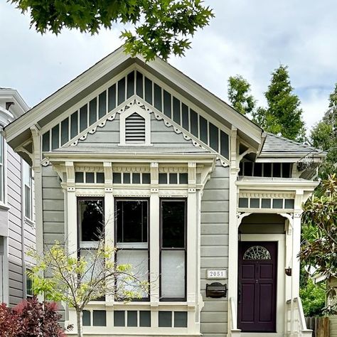 S Jensen on Instagram: "This pretty little Eastlake cottage was built in 1882 by A.R. Denke for $1,000. It has only 1,109 square feet and is surrounded by much large Victorians. It has an estimated value of $1 million.  . .  #alameda #alamedacalifornia  #alamedaarchitecture #housecrush  #houses_phototrip  #housesofinstagram  #be_one_houses #houses_ofthe_world #houseportrait  #victorianhome #1880s  #victorian_architecture #victorian.houses  #milliondollarhome #italianate #archi_ologie #priceypads #curbappeal #eastlakevictorian" Small Victorian House, Architecture Victorian, Alameda California, Million Dollar Homes, Victorian Houses, Victorian Architecture, Victorian House, House Portraits, Victorian Homes