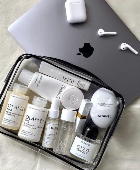 Olaplex hair perfector Expensive Skin Care Aesthetic, Luxury Products Aesthetic, Luxury Product Aesthetic, Expensive Skincare Aesthetic, Clean Products Aesthetic, Skin Care Expensive, Expensive Self Care, Vision Board Ideas Skin Care, Vanilla Girl Makeup Bag