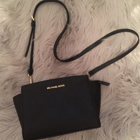 Michael Kors Outfit, Sac Michael Kors, Outlet Michael Kors, Michael Kors Designer, Michael Kors Clutch, Michael Kors Selma, Mk Handbags, Pretty Fashion, Michael Kors Outlet