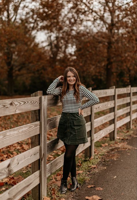 Fall, Fence Pictures, Leaves, Green skirt outfits, Gingham, Fence, Photography. Pumpkin Patch Senior Photoshoot, Fence Photoshoot, Farm Editorial, Dance Shoot, Senior Photography Poses, Fall Photography, Fall Senior Pictures, Editorial Shoot, Pictures Poses