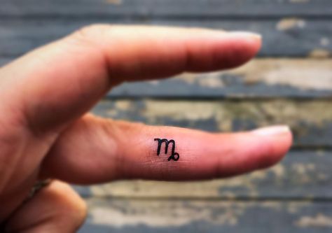 Tattoos Zodiac Signs, Tattoos Zodiac, Continuous Line Tattoo, Inspirational Drawings, Tattoos Set, Pig Tattoo, Cute Finger Tattoos, Country Tattoos, Hidden Tattoos