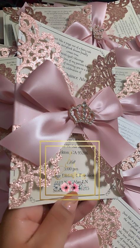 Quinceanera Pink Theme, Pink Quince Theme, Quince Theme Ideas, Champagne Quince Dresses, Lavender Quince Dresses, Champagne Quince, 15 Party Ideas Quinceanera, Quince Dresses Champagne, Rose Gold Quinceanera