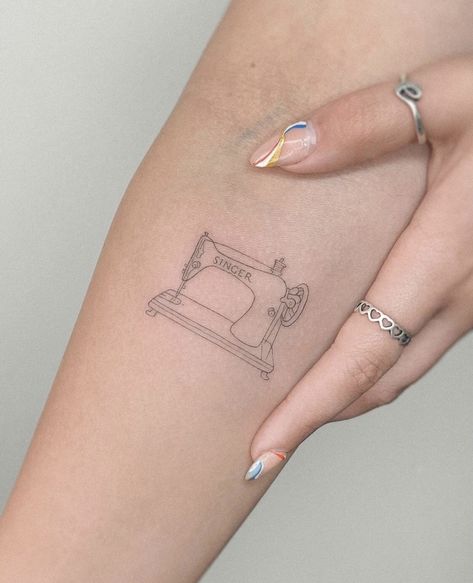 Sew Tattoo Ideas, Fine Line Sewing Tattoo, Sew Machine Tattoo, Sewing Tattoos Ideas, Sewing Related Tattoos, Fashion Related Tattoos, Simple Sewing Tattoo, Sewing Needle Tattoo Design, Fashion Designer Tattoo Ideas