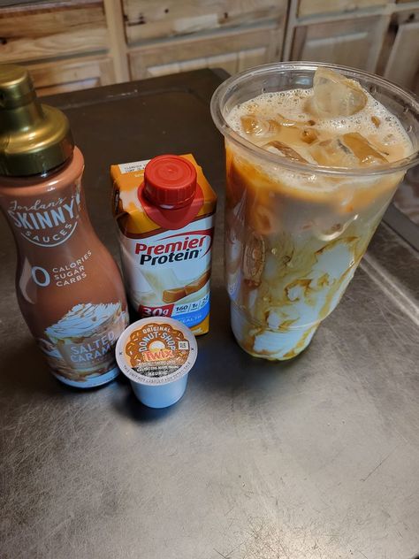 Protein Shake And Chaffle Recipe Ideas | Salted caramel Twix iced protein coffee 😋 Iced Protein Coffee, Cold Coffee Drinks Recipes, Protein Drink Recipes, Iced Coffee Protein Shake Recipe, Iced Coffee Protein Shake, Coffee Protein Shake, Coffee Recipes Starbucks, Cold Coffee Recipes, Protein Coffee