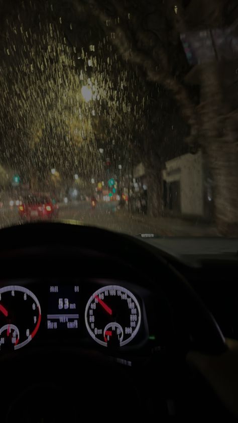 auto car rain lluvia aesthetic drive driving night music insta intsastory story historia Night Walk In Rain, Girls Driving Car Aesthetic Night, Night Rain Car Snap Story, Night Drive Raining, Sunroof Car Aesthetic Night, Car Night Snapchat, Night Rain Car Snap, Car In Rain Aesthetic, Night Rain Drive