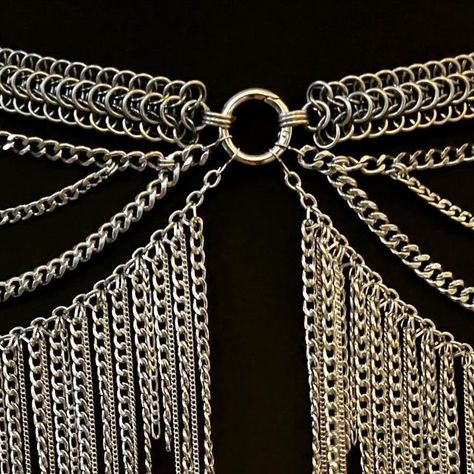 MetalheadTreasures on Instagram: "Let’s hear it for the ⚡️⛓️FRINGE!⛓️⚡️Handcrafted, “Dragon Back” chainmail belt with trigger lock O-ring clasps on the front and back. Perfect for hooking on attachments (sold in pairs). Here I have the new massive Stainless Steel fringe hip drapes, combined with separate pair of triple stacked chain drapes. I have a bunch of attachment options, all of which will be added to my Etsy shop within the next week. Cheers! 🤩 Etsy link in bio🌟 #metalheadtreasures #handmadejewelry #onewomanshop #metaljewelry #edgyjewelry #handcraftedjewelry #madewithlove #wearableart #altfashion #supportsmallbusiness #metalmagic #protectionjewelry #jewelryaddict #chainmaillejewelry #chainmailfashion #magicaljewelry #modernarmor  #glamorinchains #chainmailartist #jewelrydesigner # Chainmail Belt, Shiny Trinkets, Handmade Chain Jewelry, Chainmail Jewelry, Edgy Jewelry, Handmade Chain, Chain Maille Jewelry, Magical Jewelry, Belly Dancing