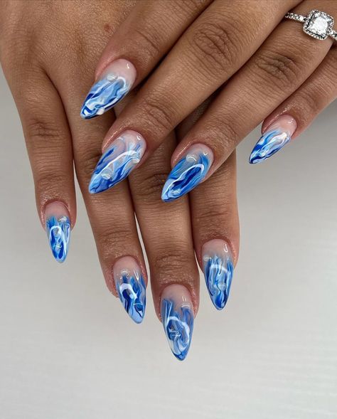 #marblenails #nailart #nailtech #nailsoftheday #nail2inspire #nailsart #nailsofinstagram #naildesign #summernails #fashion #style #summervibes #inspo Baby Blue Marble Nails, Nails Inspo Blue, Blue Marble Nails, Marble Acrylic Nails, Baby Boomers Nails, French Acrylic Nails, Oval Nails, Marble Nails, Baby Boomer