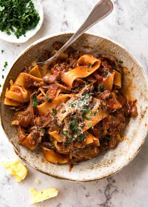 Shredded Beef Ragu, Ragu Sauce, Beef Ragu, Pappardelle Pasta, Italian Comfort Food, Recipetin Eats, Pasta Fatta In Casa, Slow Cooked Beef, Wings Recipe