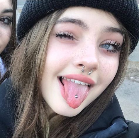 Face Piercings, Cool Piercings, Image Swag, Cute Piercings, Tongue Piercing, Makeup Eye Looks, American Beauty, Piercing Tattoo, Body Mods