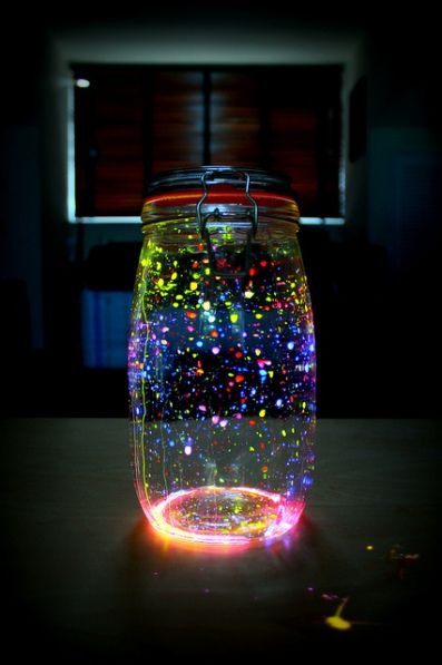 “Fireflies In A Jar” Lantern – thetandaystore Glow Stick Jars, Glow Jars, Fireflies In A Jar, Diy Glow, Neon Birthday, Diy Crafts For Girls, Fairy Jars, Jar Lanterns, Diy Event