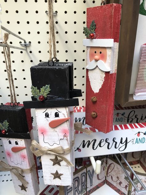 Craft Snowman, 2x4 Holiday Projects Diy, 4x4 Wood Crafts Christmas, 2x4 Scrap Wood Projects Diy Christmas, Wood Block Santa, Wooden Santas Diy, Santa Wood Crafts, 4x4 Wood Crafts, Christmas Craft Show